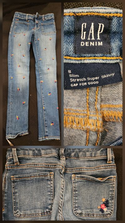Gap denim jean Blue jean wirh flower and star. Weist 11.5 inch  inseam 23 inch 7-8