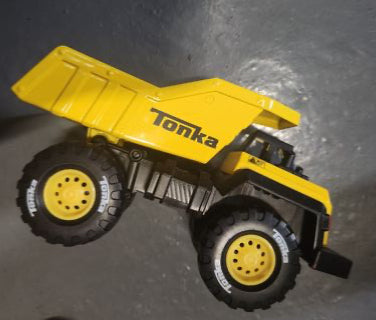 Small tonka dump truck