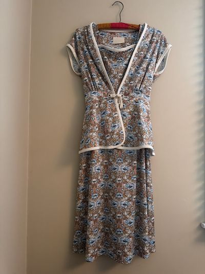 2 Piece Dress and Vest Size is Small/Medium Women's 8