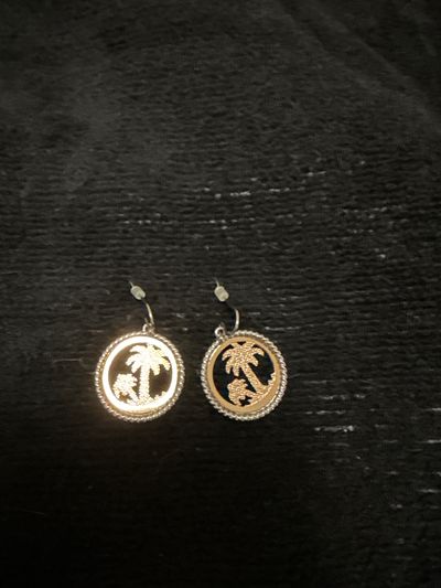 No name Palm tree dangle earrings