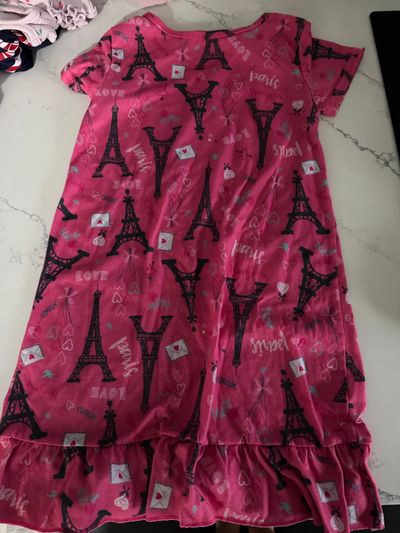 Sweet & sassy Paris night gown 5T/5