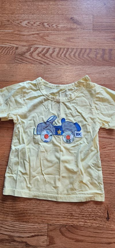 NA Like new graphic t-shirt breathable quick drying fabric 12 Months