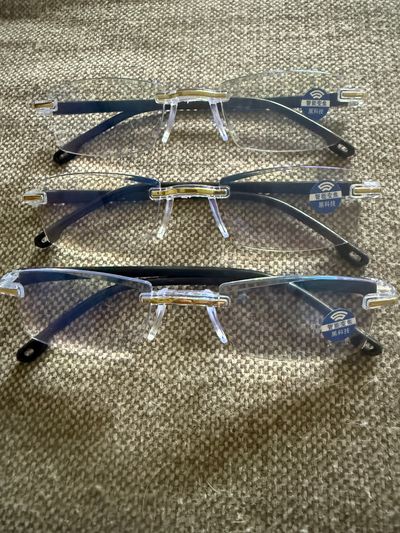Mens or womens Magnifying readers