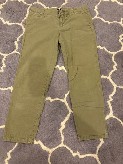 Gap 9 Green khaki Capri pants Women's 4