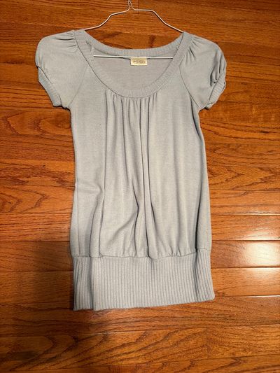 Size small grey short sleeved sweater top  Junior S - 1