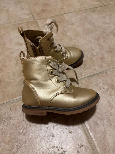 Cat and jack gold boots  6 (Toddler)