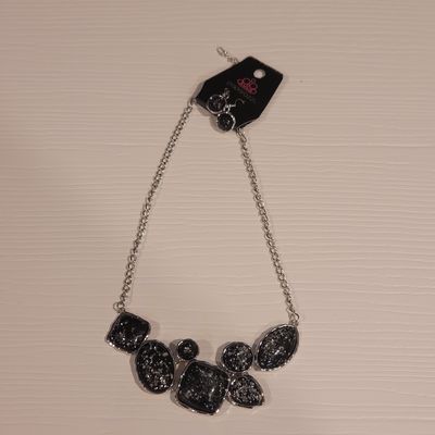 Paparazzi Black Sparkle Iridescent Necklace Earrin