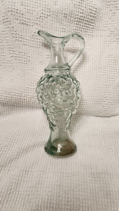 WINE BOTTLE HOLDER GRAPE DESIGN