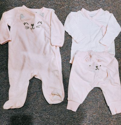 Carters Bodysuit, pants and sleeper set 0-3 Months