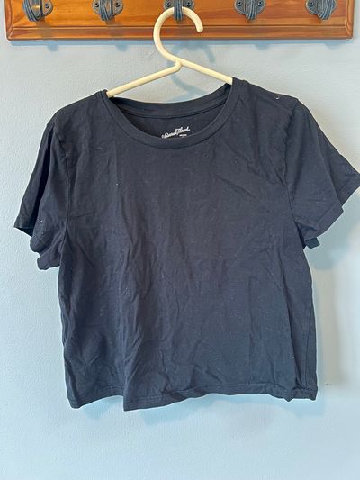 Universal threads Black tee Women's - L