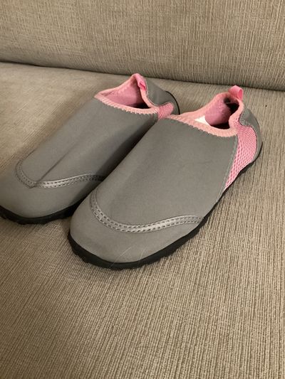 water shoes Gray and pink water shoes new/like new condition 2 (Big Kid)