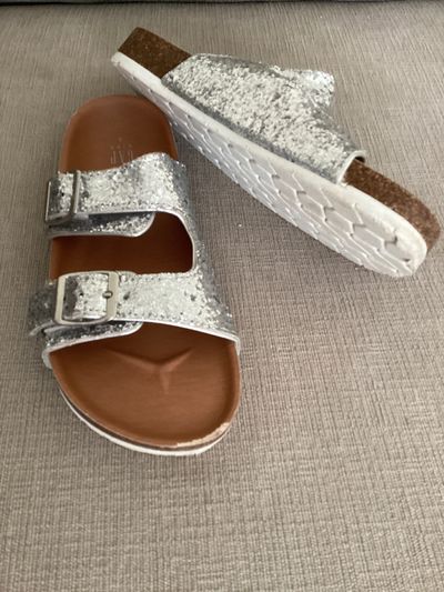 Gap kids Silver sandals little scuff at toe as shown 4 (Big Kid)