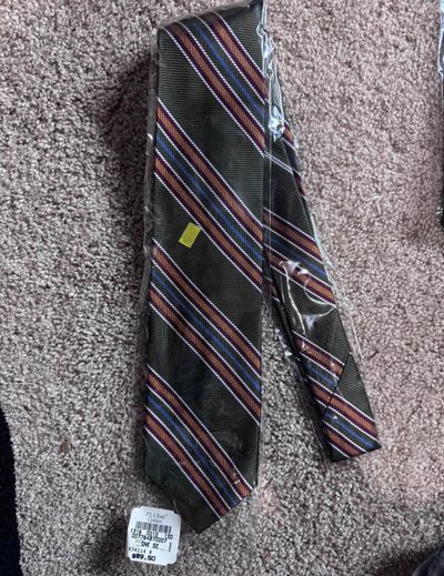 Brand New Jos A Bank Clothiers Tie. Retails 89.50 Brand New Jos A Bank Clothiers Tie. Retails 89.50 Men's - L