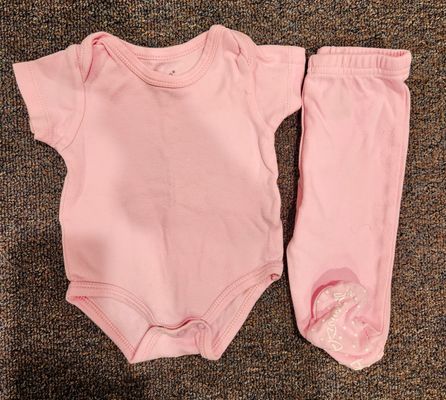 Jimonda Pink onesie and footed pants 0-3 Months