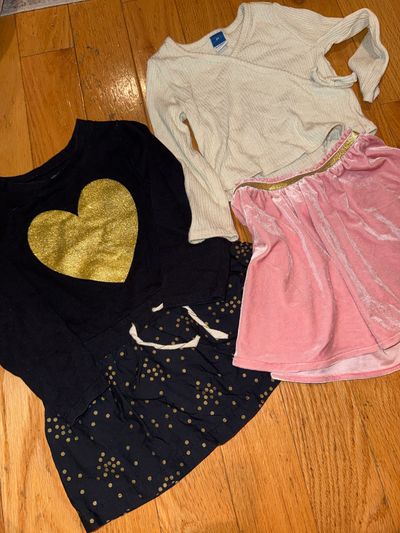 Old Navy & Carters Lot of 1 black glitter heart dress& pink velvet skirt and top 2T