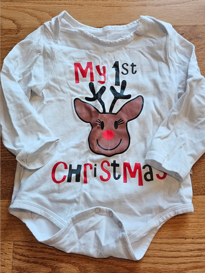 NA BNWOT 12M bodysuit feature "My First Christmas" texts 12 Months