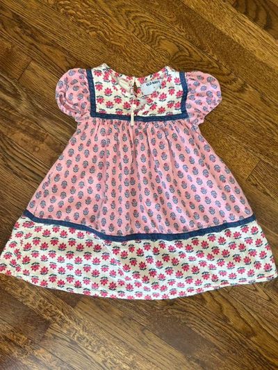 Old navy dress Have mommy/me matching dress in large see other listing 4T