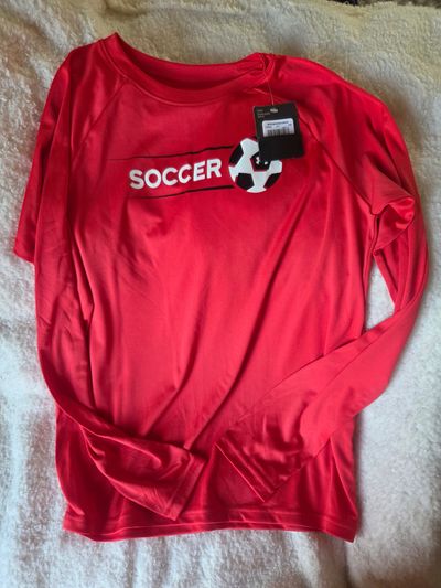 Brand new with tag under Armour long sleeved shirt Retails $25 size YL 10-12