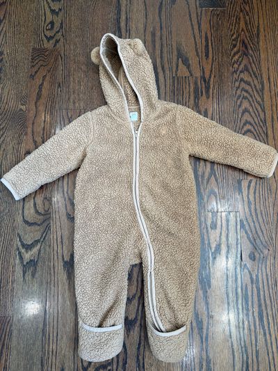 Gap Teddy bear outer onesie 6-12 Months