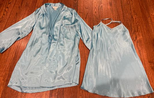 Morgan Taylor Intimates NEW Two piece sleepwear set. Teal Nightgown and matching robe Women's - S
