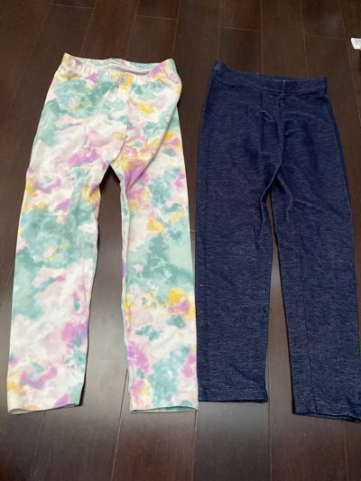 Cat & Jack and Old Navy Size 6-7. Tie dye are Cat & Jack and stretch jeans are old navy 6T/6