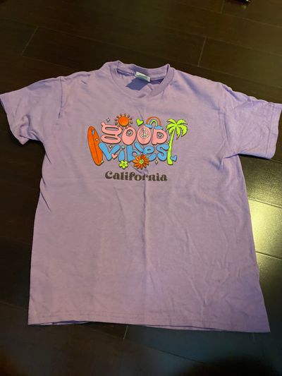 Delta Good Vibes California T shirt size M 7-8