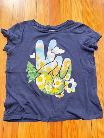 Old Navy Like New condition. Peace Sign Top. SS 14-16