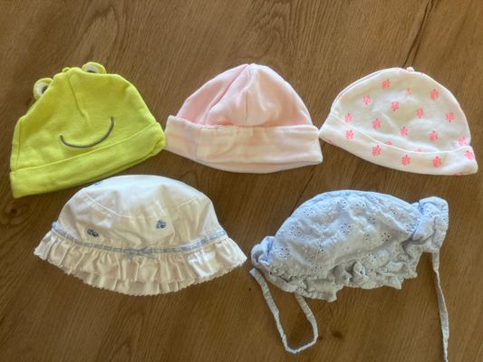 Carters 5 infant spring/summer hats Infant (0-2 yrs)