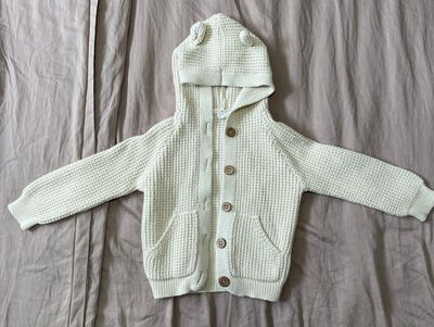 Jamie key Baige cute sweter with hoodie ears 2T