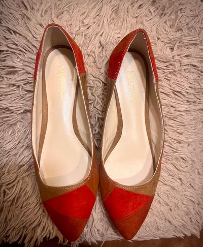 Nine West Flats Suede great work shoes great condition 5-1/2 (Adult)