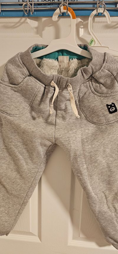 Right Euro Good condition fluffy yarn fleece lined pants warm & soft 7-8