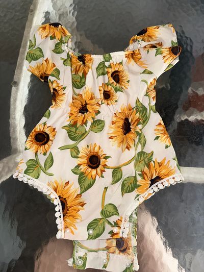 Shein sunflower onesie 9-12 Months