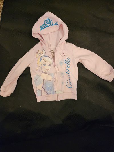 Disneys light pink Disney Cinderella zip-up hoodie 3T