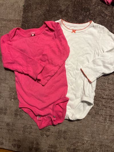Carters long sleeve onesie size 24m Pink and white 24 Months