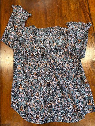 Van Heuser floral top  Women's - M