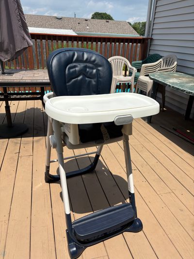 Greco Adjustable height, removable seat for table use