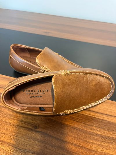 Perry Ellis Tan Slip On Dress Shoes- Excellent Condition 8 (Toddler)