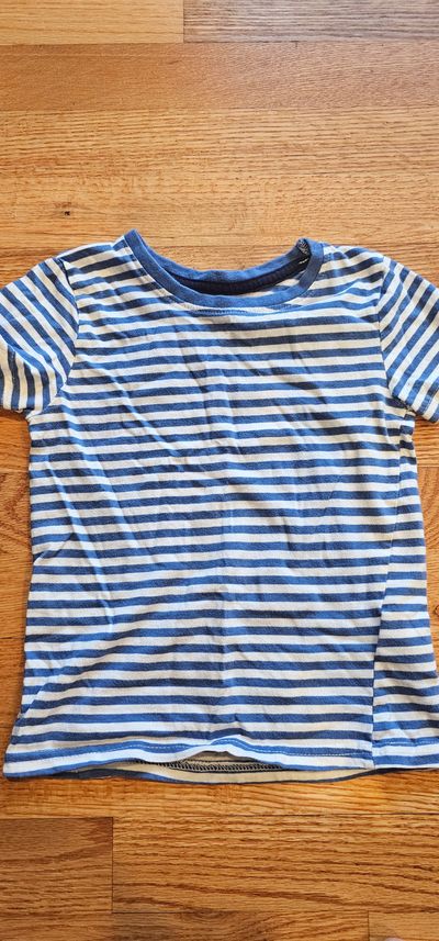 Primark Like new blue and white stripes Tshirt 2T