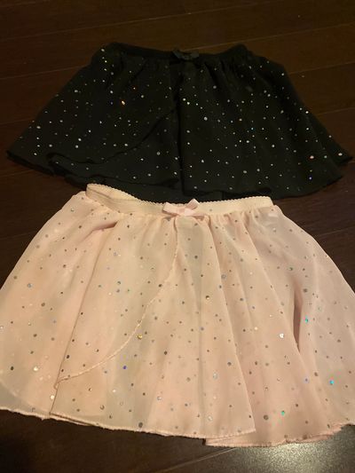 Arshiner Two dance skirts size 140/8