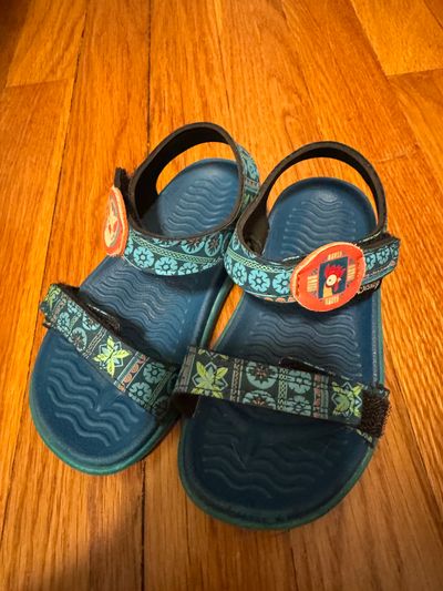 Native Disney Moana sandals 7 (Toddler)