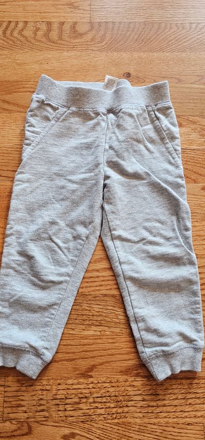 NA Like new boys 2T joggers great for Spring/Fall outdoor adventure 2T