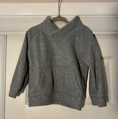 Old Navy 18-24M, grey sweater 18-24 Months