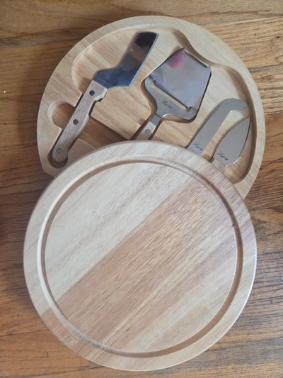 Legacy cheese cutting boards and knives