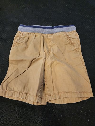 Oshkosh khaki cargo shorts 6T/6