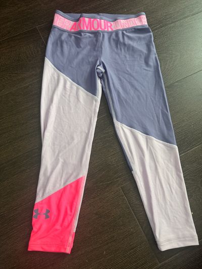 Like new under Armour youth large Capri's  14-16