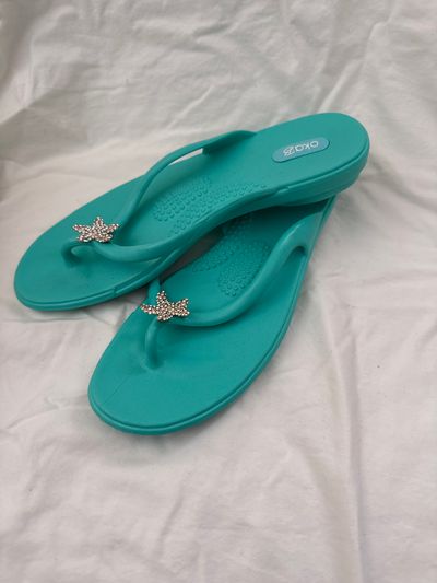 Okab rubber Teal medium large flip-flop with starfish rhinestone accent 8 (Adult)