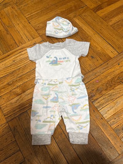 Dinosaur 3 mths set onesie pants hat  0-3 Months