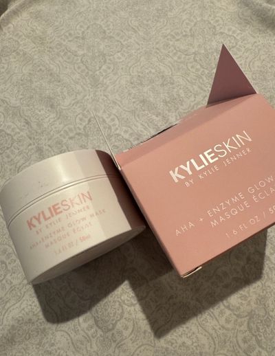 : New Kylie Cosmetics Kylie Skin AHA + Enzyme Glow 1.6 oz mask