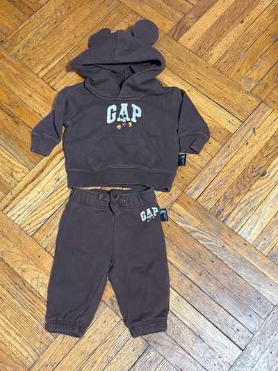 Baby gap Disney Mickey 2 pc sweatshirt pants brown 3-6 3-6 Months