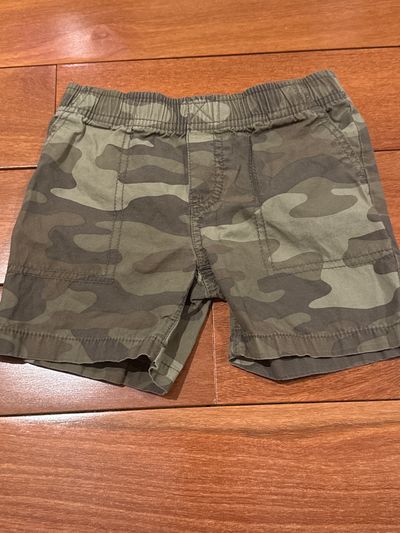 Carter's camo shorts with pockets 2 T  2T